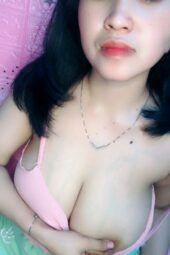 Plintir Puting Susu Cewek Cantik